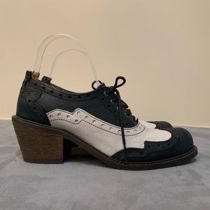 John Fluevog “Truth” Black/White Oxford (9)